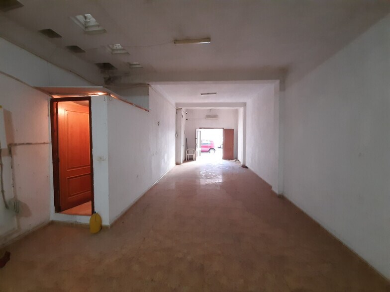 Carrer Albuixarres, 53, Alzira, Valencia to rent - Building Photo - Image 3 of 13