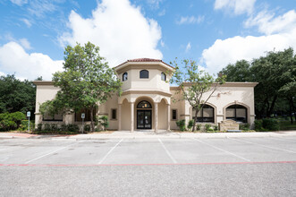 4 Dominion Dr, San Antonio, TX for rent Building Photo- Image 1 of 3