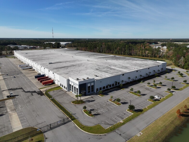 537 Omni Industrial Blvd, Summerville, SC for rent - Building Photo - Image 2 of 7