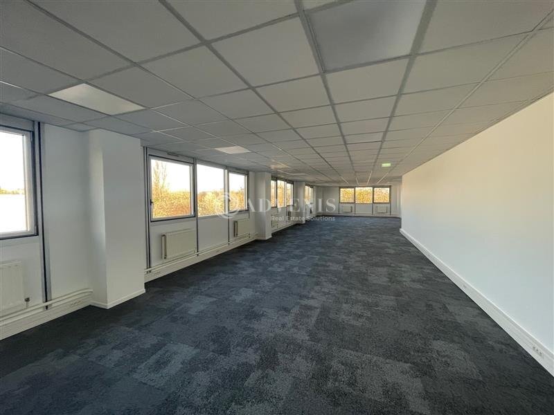 Office in Fontenay-sous-Bois to rent Interior Photo- Image 1 of 13