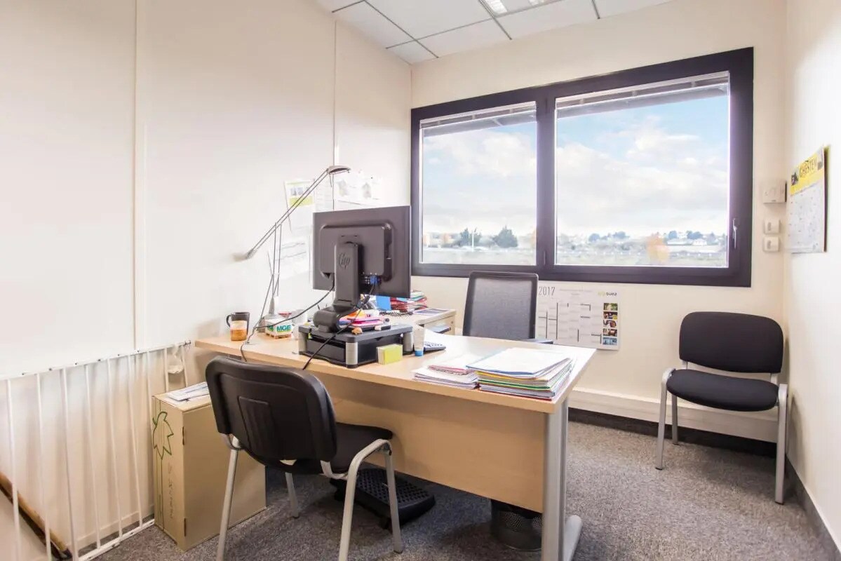 6-8 Allée Du Piémont, Saint-Priest to rent Building Photo- Image 1 of 13