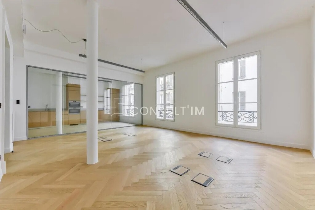 Location Bureaux 180 m² - Photo 1