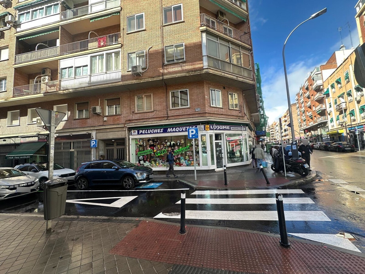 Madrid, MAD 28002 - Unit 05 -  - Interior Photo - Image 1 of 8