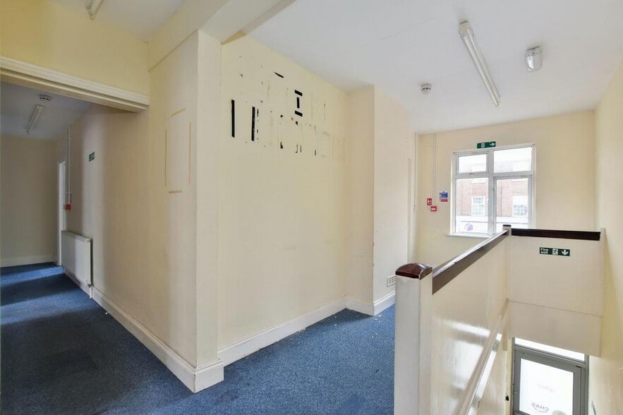617 Hitchin Rd, Luton to rent - Interior Photo - Image 2 of 13
