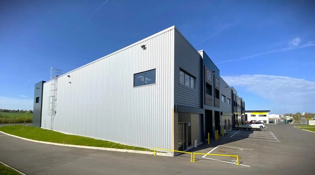 Location Entrepôt 232 m² - Photo 1