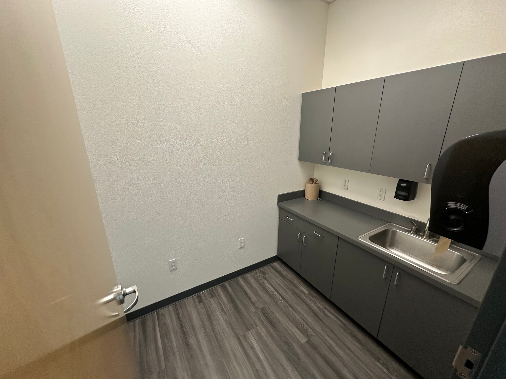 8399 W Van Buren St, Tolleson, AZ to rent Building Photo- Image 1 of 19