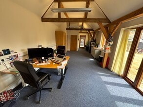 Bartletts Ln, Maidenhead to rent Interior Photo- Image 1 of 4