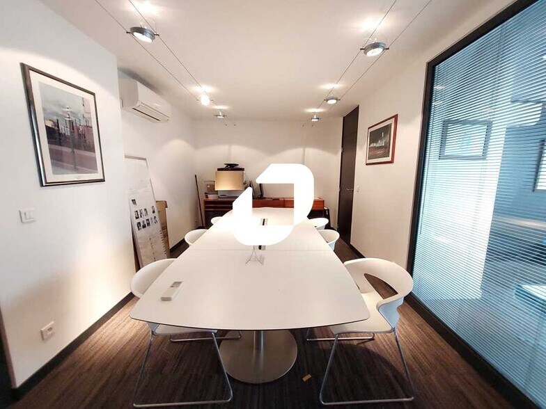 Office in Vélizy-Villacoublay to rent - Interior Photo - Image 3 of 9