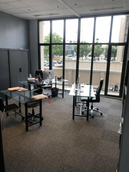 Office in Lyon to rent - Interior Photo - Image 2 of 5