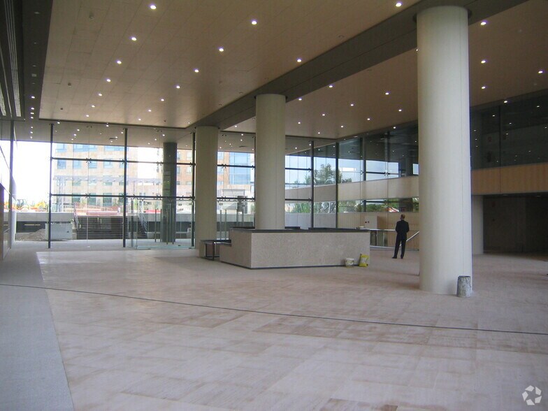 Avenida Barajas, 36, Alcobendas, Madrid to rent - Building Photo - Image 3 of 6