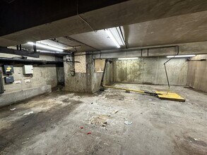 146-148 Terminus Rd, Eastbourne to rent Interior Photo- Image 1 of 4