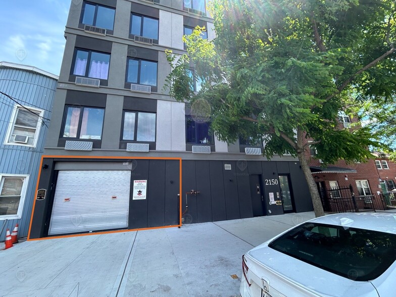 2150 Clinton Ave, Bronx, NY for rent - Primary Photo - Image 1 of 1