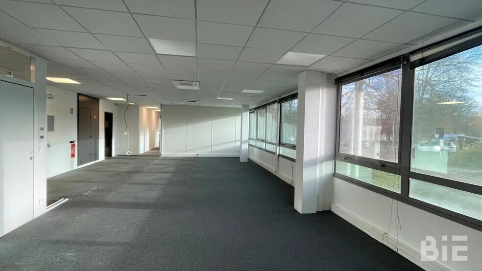 Office in Pessac to rent - Interior Photo - Image 3 of 12