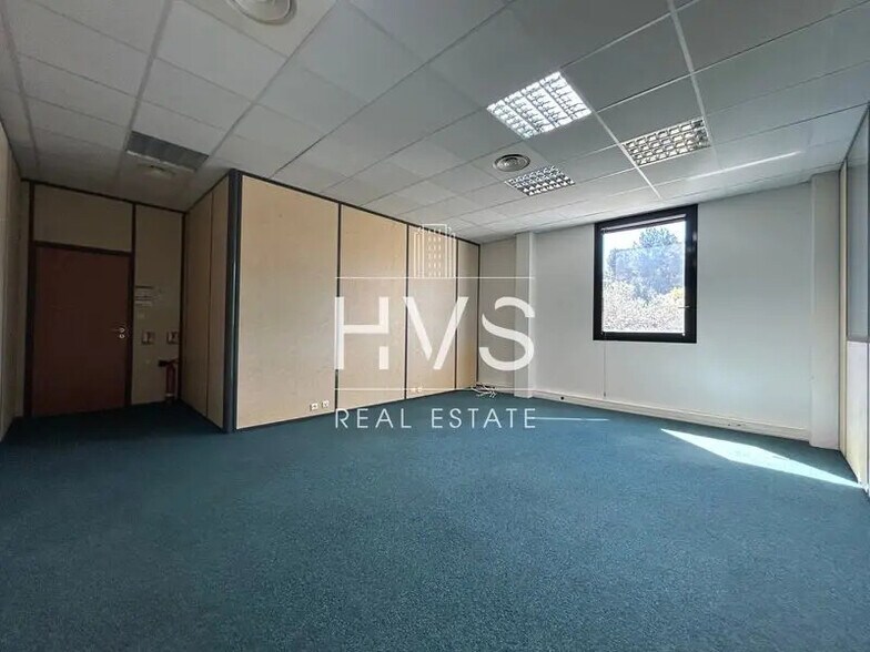 Office in Aix-en-Provence to rent - Interior Photo - Image 2 of 9