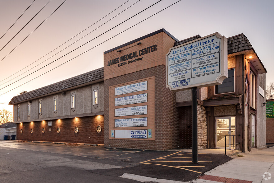 1835 N 19th Ave, Melrose Park, IL for rent - Primary Photo - Image 1 of 87