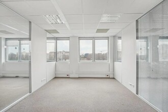 4 Avenue Laurent Cély, Asnières-sur-Seine to rent Interior Photo- Image 1 of 11