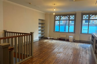 1-2 Kendrick St, Stroud to rent Interior Photo- Image 2 of 2
