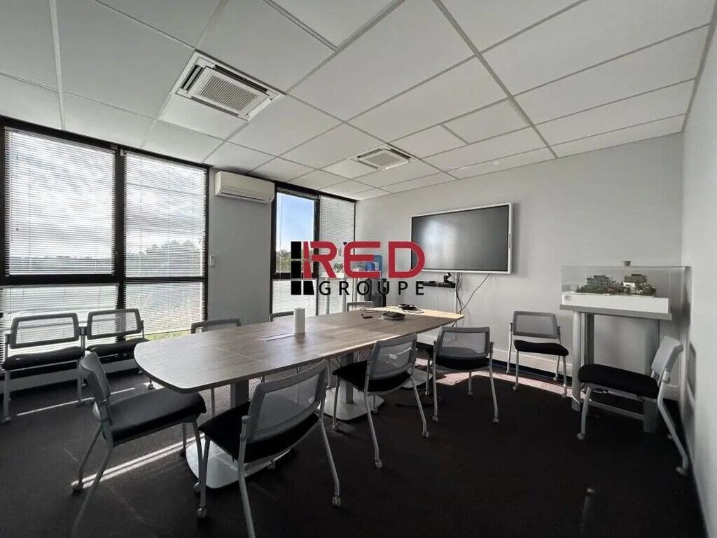 Location Bureaux 119 m² - Photo 1