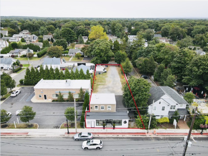 425 Lake Ave, Saint James, NY for sale - Building Photo - Image 1 of 35