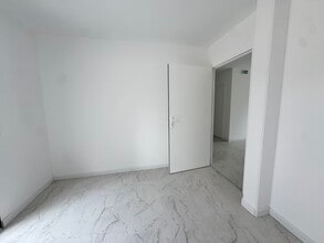 Office in Baillet-en-France to rent Interior Photo- Image 2 of 14