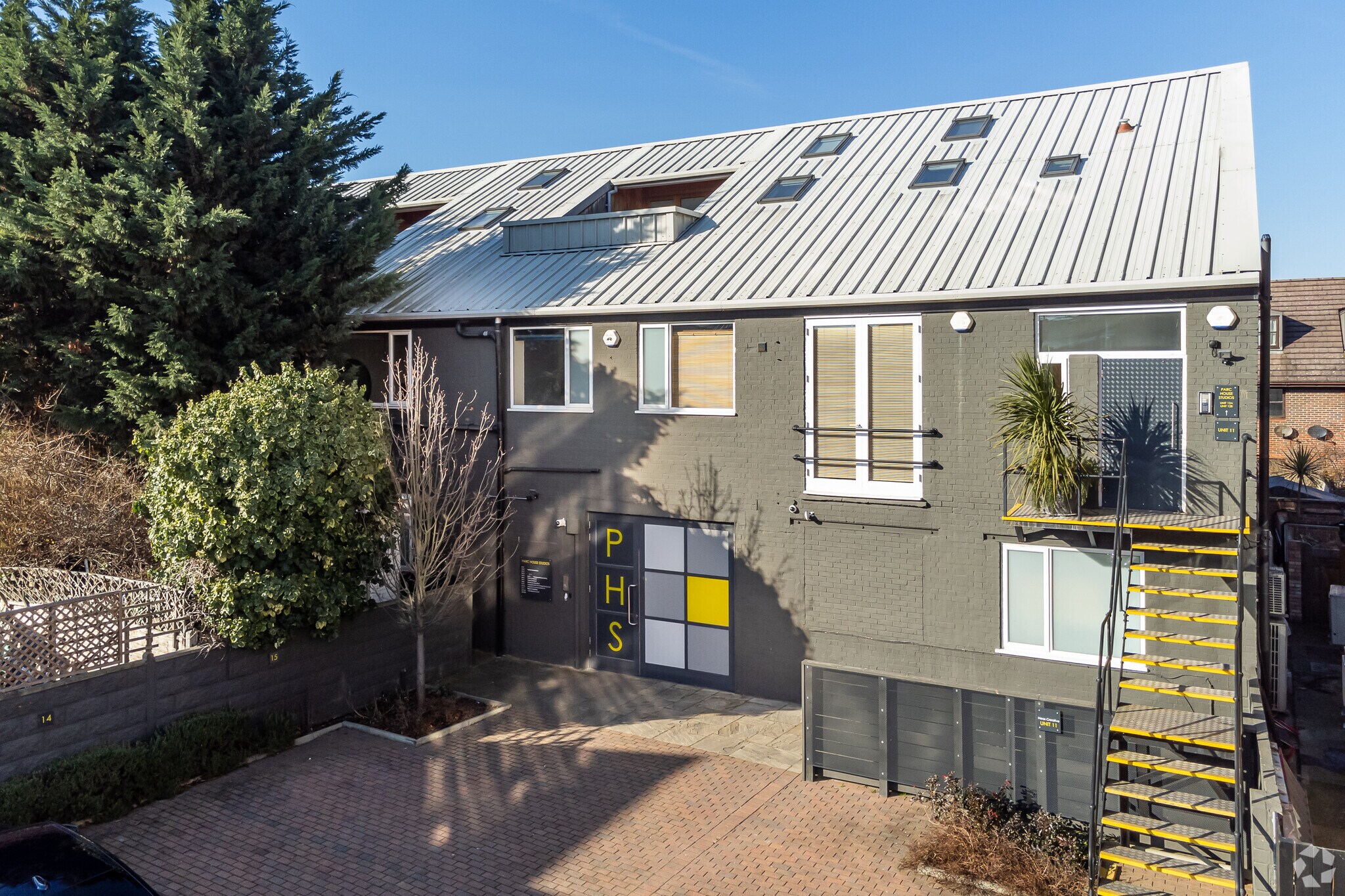 25-37 Cowleaze Rd, Kingston Upon Thames to rent Building Photo- Image 1 of 15