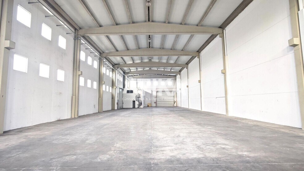Industrial in Ontinyent, Valencia to rent - Primary Photo - Image 2 of 20