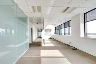 Office in Ivry-sur-Seine to rent Interior Photo- Image 2 of 11