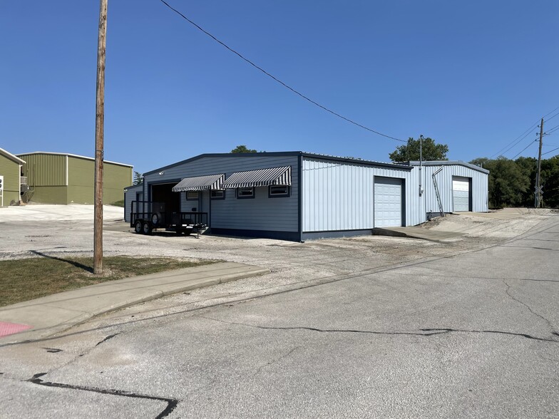 153 S Gallatin St, Liberty, MO for sale - Building Photo - Image 2 of 9