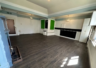 12-12A Gillygate, Pontefract to rent Interior Photo- Image 2 of 3