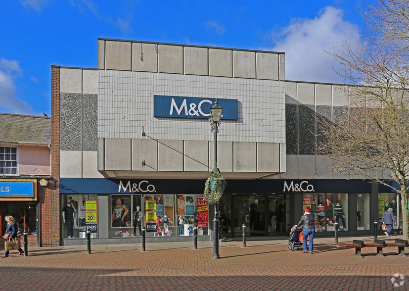 48-52 High St, Chesham to rent - Building Photo - Image 3 of 4