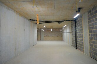 3 Firgrove Rd, Farnborough to rent Building Photo- Image 2 of 6