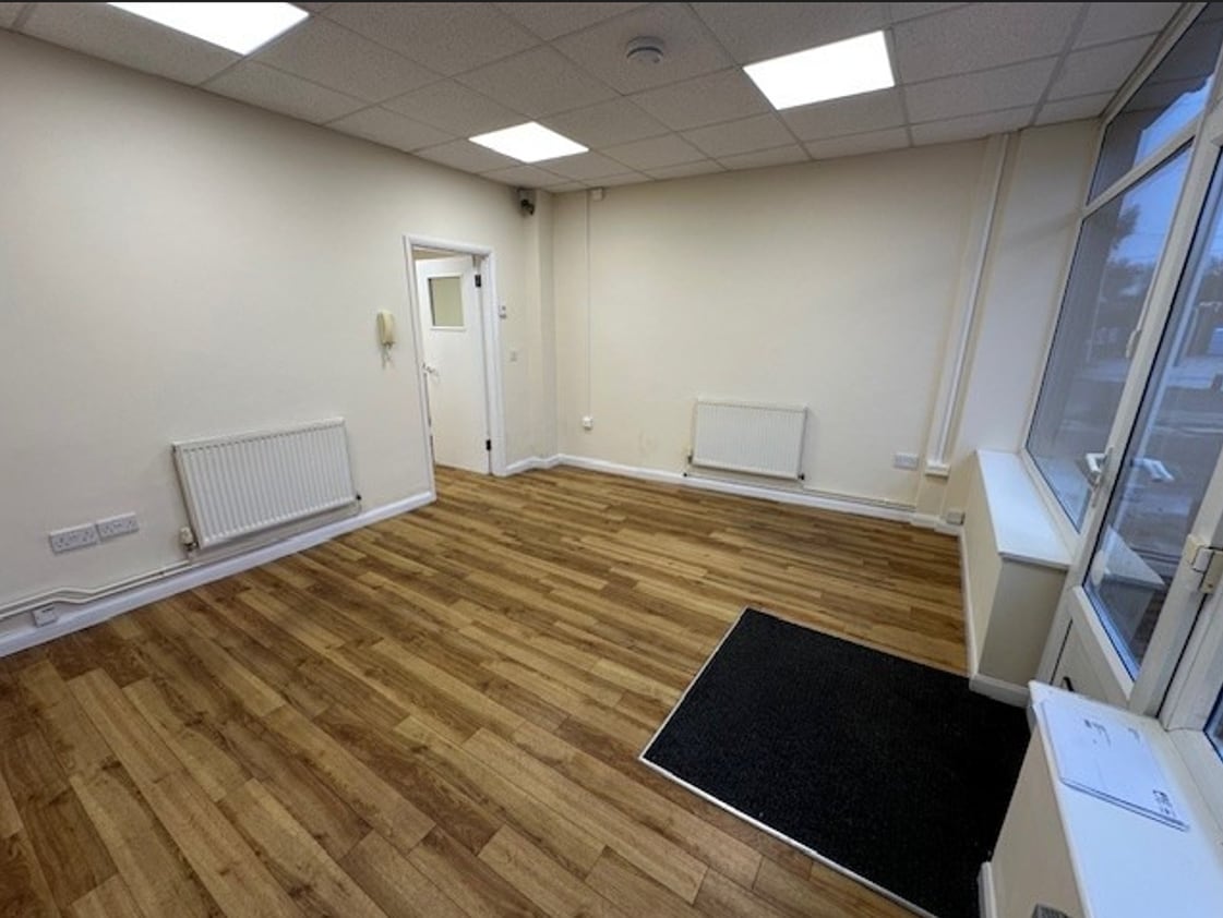 485 Birmingham Rd, Bromsgrove to rent Interior Photo- Image 1 of 6
