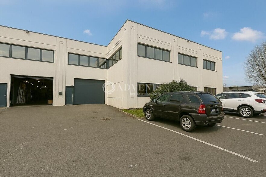 50 Av Du Vieu Chemin De Saint Denis, Villeneuve-la-Garenne to rent - Building Photo - Image 2 of 8
