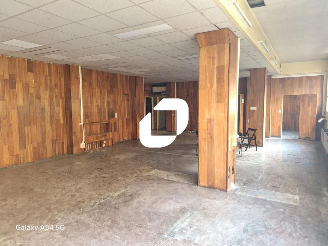 Office in Boulogne Billancourt for sale Interior Photo- Image 1 of 8