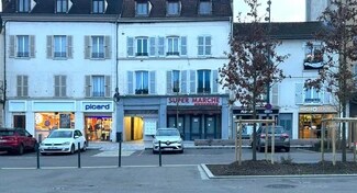 More details for 10 Place Du Marche, Arpajon - Retail to Rent