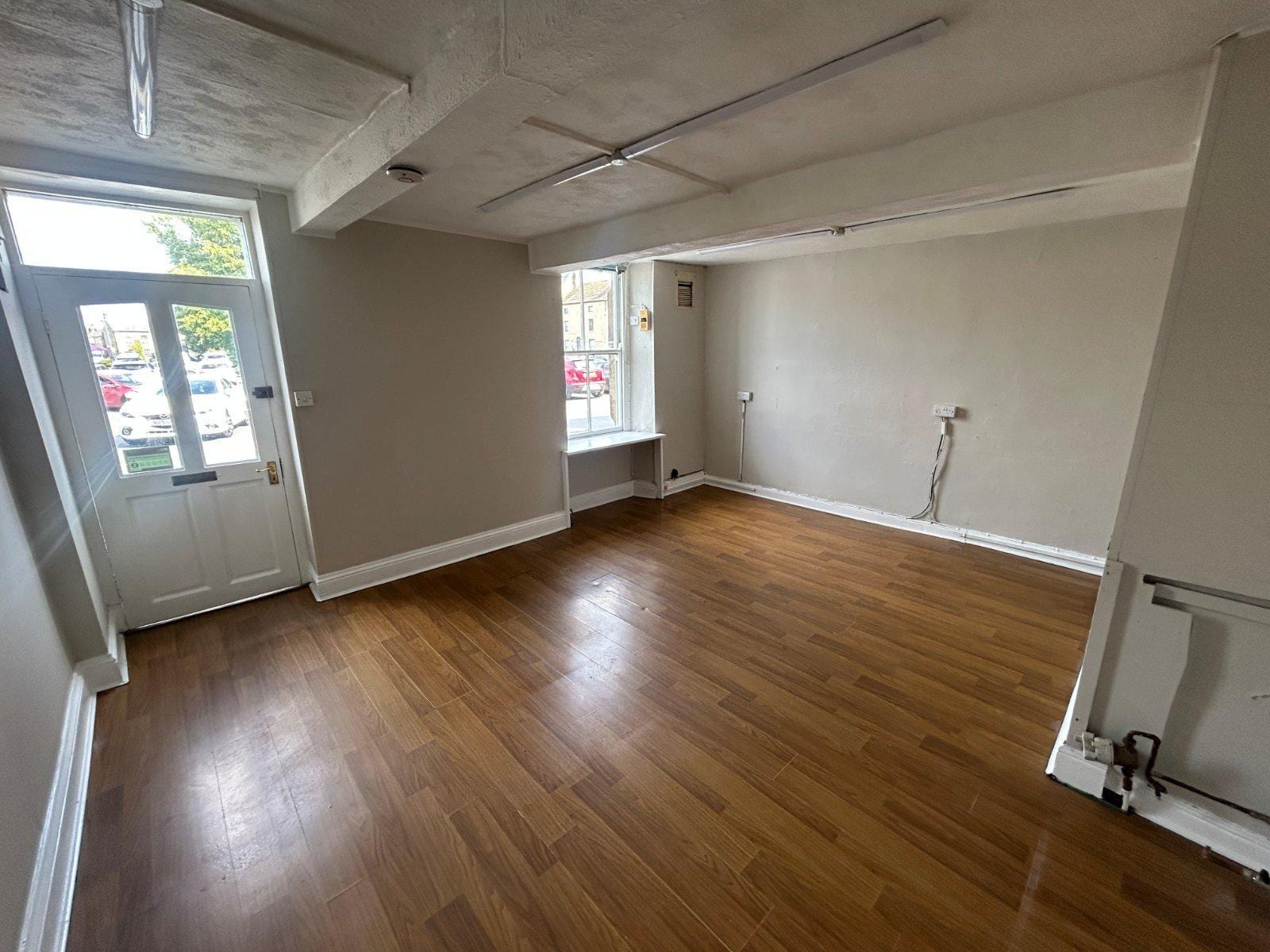 12 Market Pl, Ripon to rent Interior Photo- Image 1 of 2