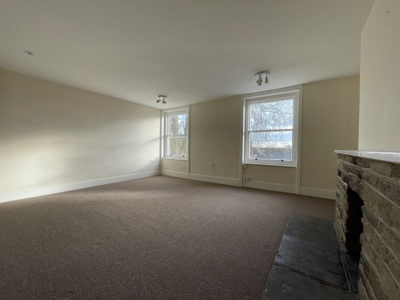 6 High St, Tenterden to rent - Building Photo - Image 3 of 9