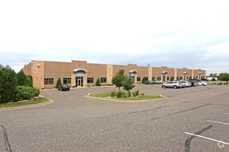 1975 Oakcrest Ave, Roseville, MN for rent Building Photo- Image 1 of 9