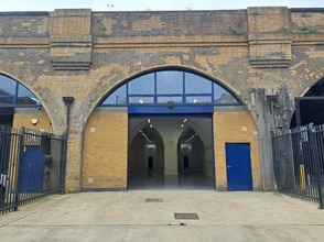 Raymouth Rd, London to rent Building Photo- Image 2 of 4