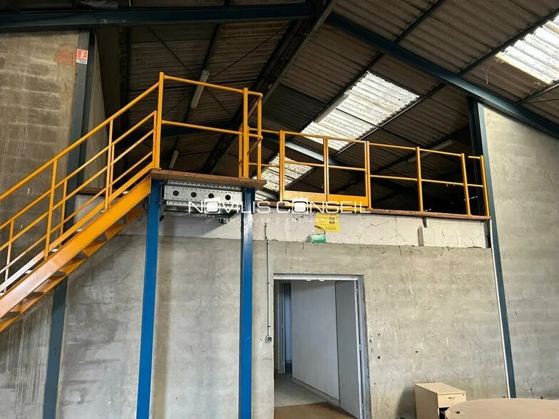 Light Industrial in Portet-sur-Garonne to rent - Building Photo - Image 3 of 7