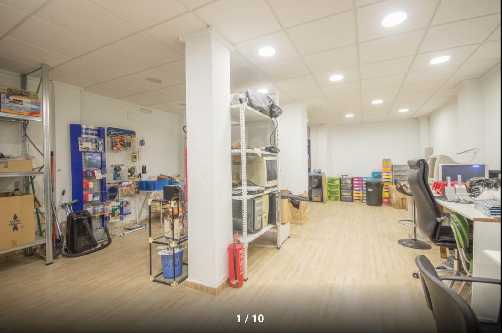 Retail in Elda for sale Interior Photo- Image 1 of 11