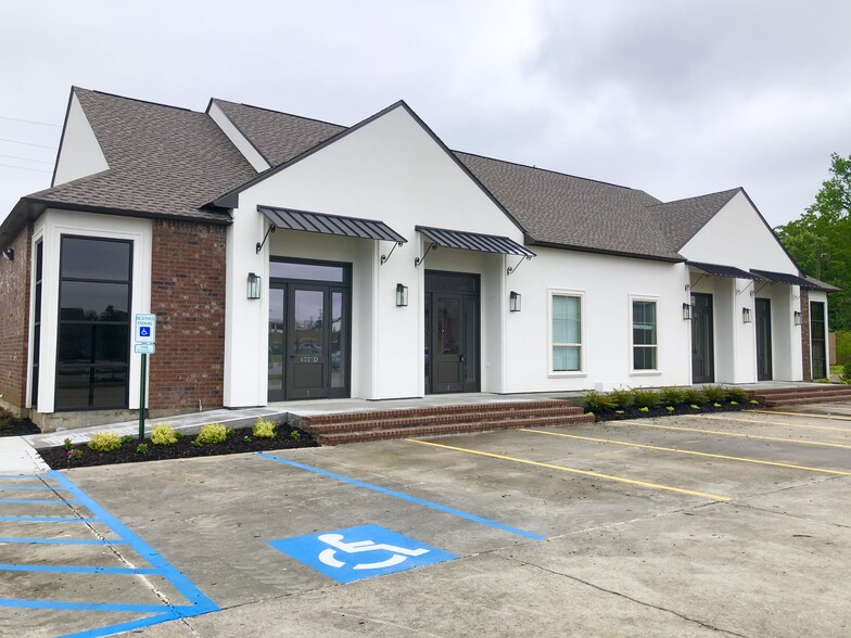 W 4021 W. E. Heck Ct., Bldg E, Baton Rouge, LA for rent - Building Photo - Image 1 of 20