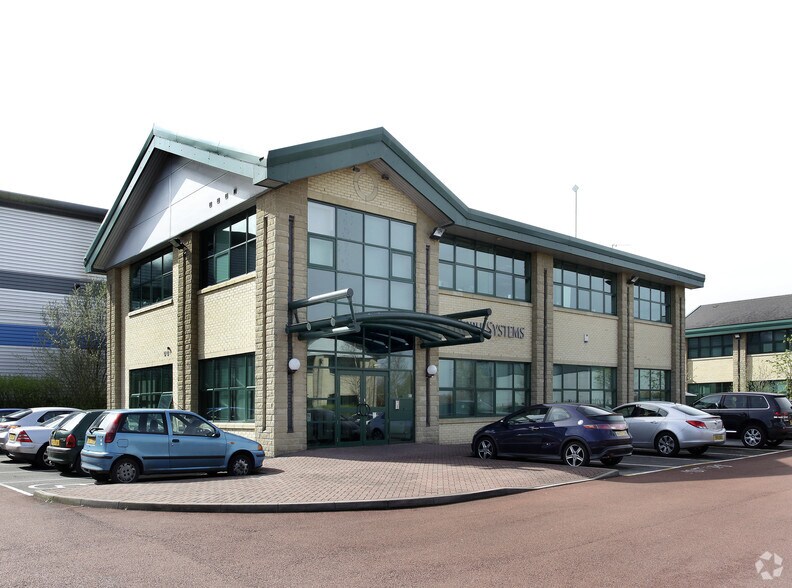 11 Commerce Way, Manchester for sale - Primary Photo - Image 1 of 1