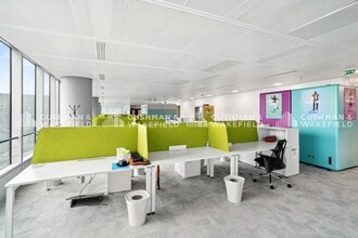 1 Place Des Reflets, Courbevoie to rent Interior Photo- Image 2 of 6