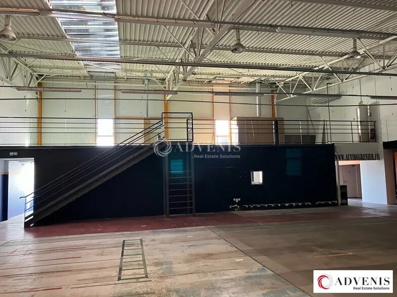 Retail in Pessac to rent - Interior Photo - Image 2 of 6