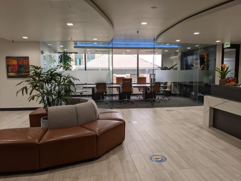 1300 Clay St, Oakland, CA for rent - Lobby - Image 1 of 10