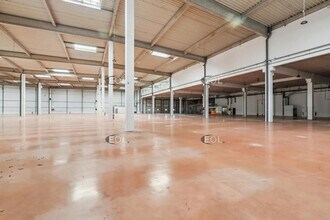 Light Industrial in Romainville to rent Building Photo- Image 2 of 18