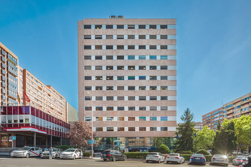 Office in Madrid, Madrid to rent - Primary Photo - Image 1 of 6