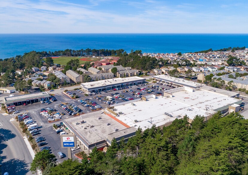 200-250 Fairmont Shopping Ctr, Pacifica, CA for rent - Building Photo - Image 1 of 3