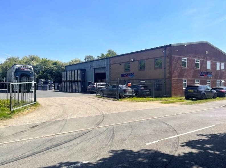 Cemetery Rd, Telford to rent - Building Photo - Image 2 of 5